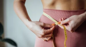 Какво да ядете за вечеря, за да топите мазнини, докато спите