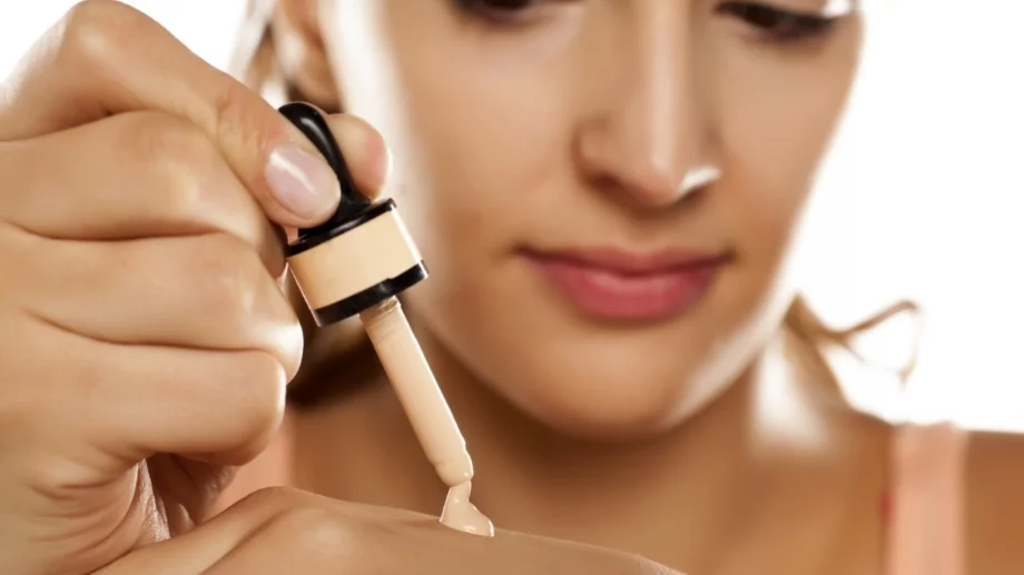 Как да нанасяте фон дьо тен: Стъпка по стъпка