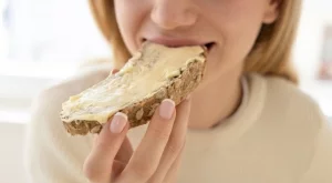 7 често срещани признака, че консумирате твърде много хляб