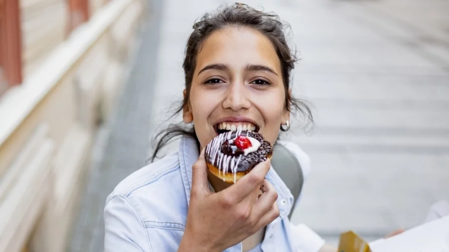 Научете на какво се дължи влечението ни към сладко