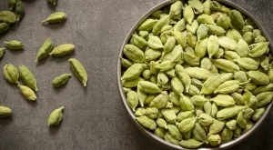 Кардамон за кожата: 4 ползи и начини за използване на тази подправка