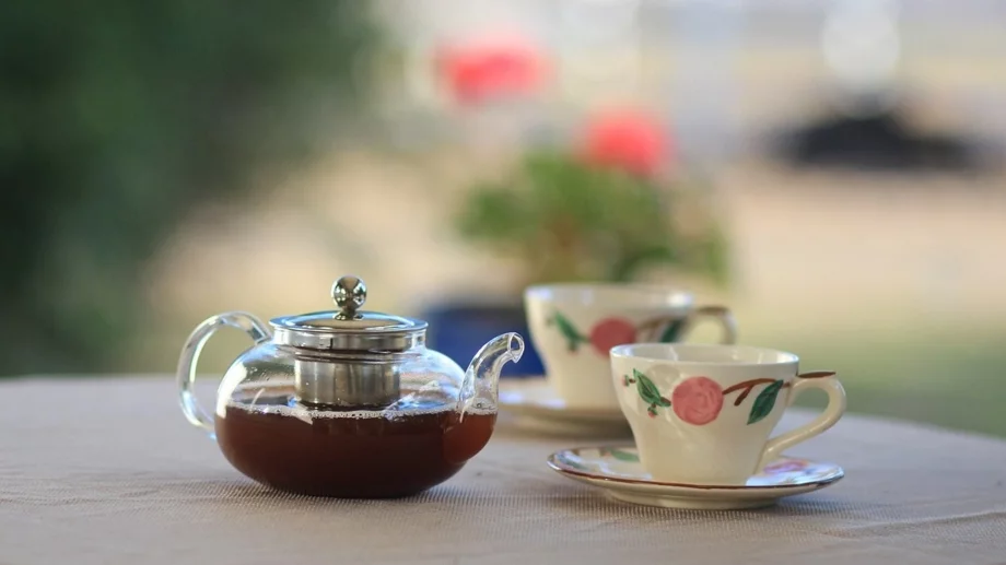 Учени: Зелен или черен - кой чай е по-полезен