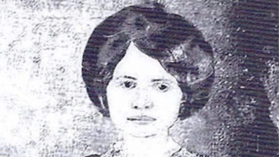 Елена Мутева: първата българска поетеса