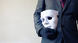 Златните правила за общуване с лицемери: 5 начина да се справите с предателите 