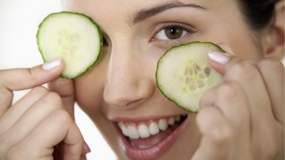 Помага ли наистина краставицата в грижата за кожата (ВИДЕО)