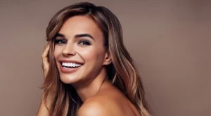 Този цвят на косата е най-актуален за брюнетките  (СНИМКИ)