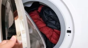 Как да перете зимни якета по правилния начин