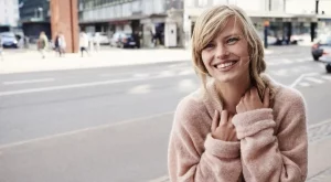 Всичко за тенденцията "Сканди грим" и как да постигнете визията (ВИДЕО)