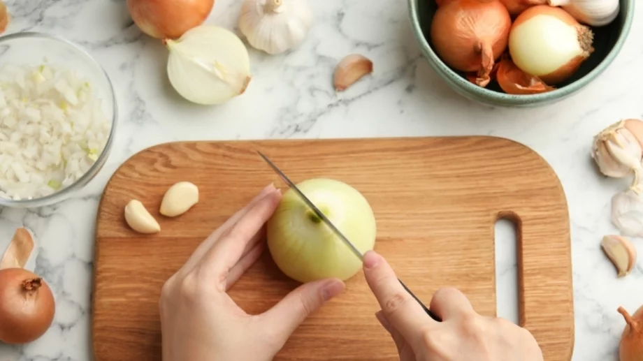 Карамфил, лимон и лук: мощно трио за здраве + рецепти