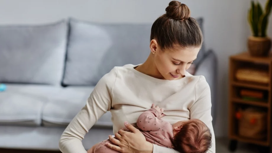 10 погрешни схващания за кърменето, на които много жени все още вярват