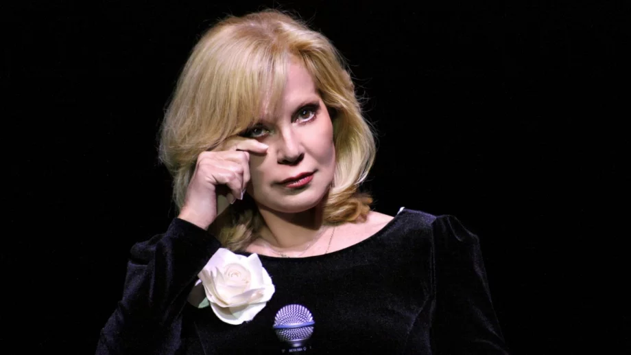 Непоказвани снимки и спомени на Силви Вартан от България в изложба в Париж