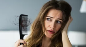 Колко коса е нормално да губите всеки ден