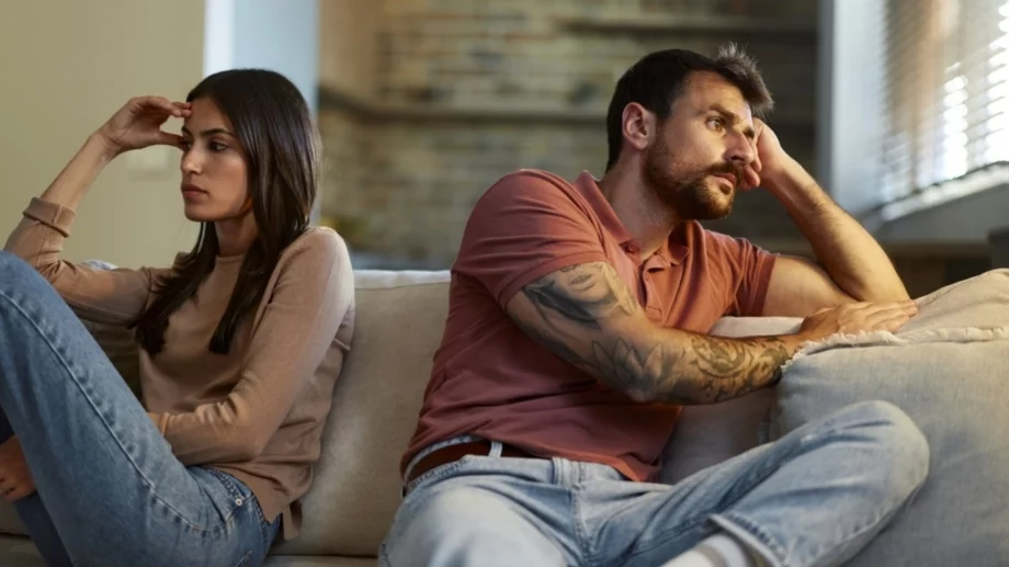 Причини за мълчанието във връзката ви и как да се справите