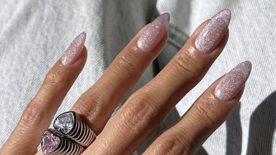 Празничните маникюри, които задължително трябва да пробвате (СНИМКИ)