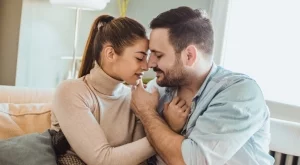 4 зодии, които ще срещнат животопроменяща любов в следващите 2 месеца