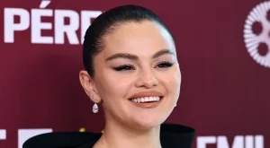 Селена Гомес се е сгодила (СНИМКИ)