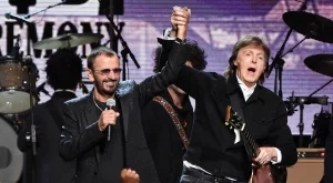Пол Маккартни и Рингo Стар се събраха за общ концерт (ВИДЕО)