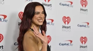 Дуа Липа се е сгодила (СНИМКИ)