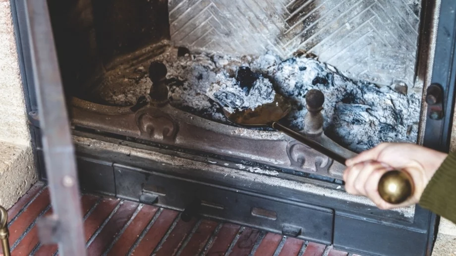 6 начина да използвате пепелта от камината