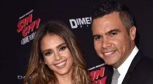 Джесика Алба се развежда след 16-годишен брак