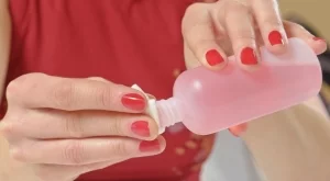 7 нестандартни приложения на лакочистителя у дома