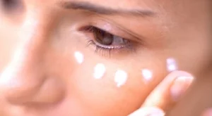 6 чести грешки при използването на околоочен крем