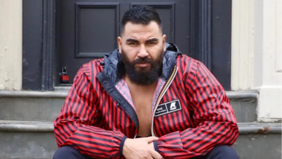 Азис шокира с годините, на които е започнал да прави секс