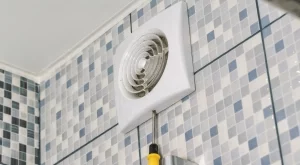 Да, наистина трябва да почиствате вентилаторa в банята – ето как