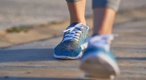 6 опасни навика при ходене, увреждащи колената