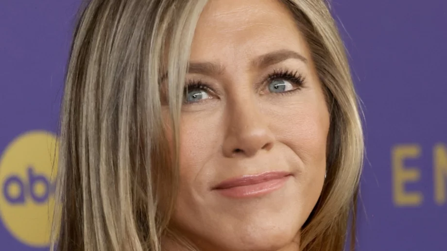 Всички говорят за процедури за лице със сперма от сьомга (включително Дженифър Анистън)