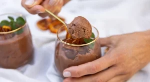 Пухкав шоколадов мус от 4 съставки