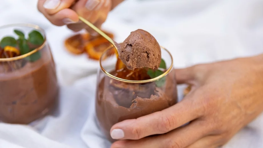 Пухкав шоколадов мус от 4 съставки