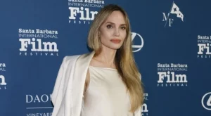 Анджелина Джоли разкри как е спряла цигарите след 2 кутии на ден