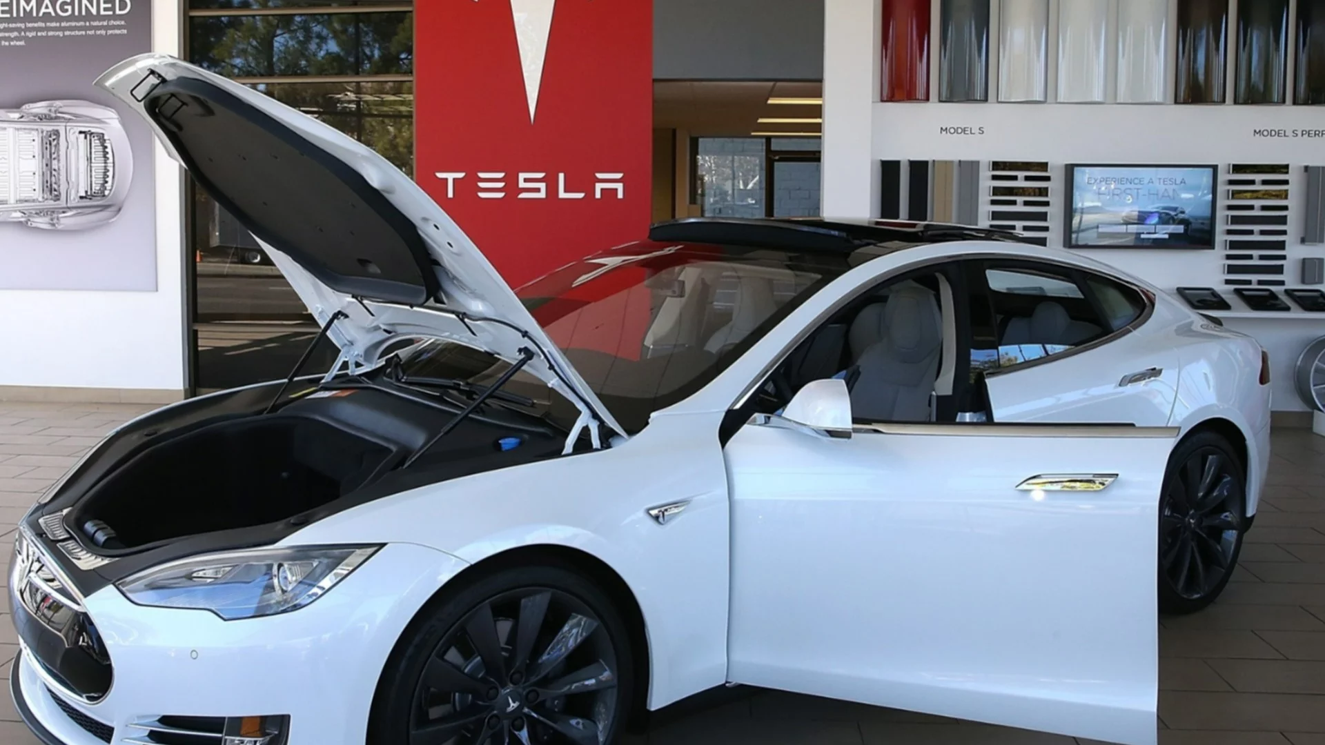 Срив при продажбите на Tesla в Европа заради бойкот срещу Мъск