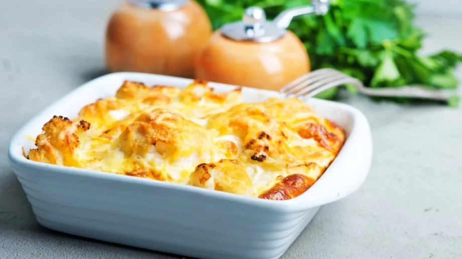 Запечени яйца с извара