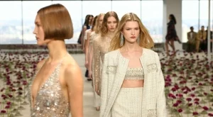 Carolina Herrera Есен/Зима 2025: Поетика и романтика (ВИДЕО)
