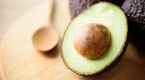 Яденето на авокадо така може да увеличи усвояването на хранителните вещества