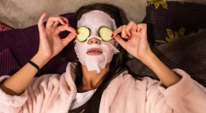 Шийт маските или маските с изплакване са по-добри за вашата кожа?