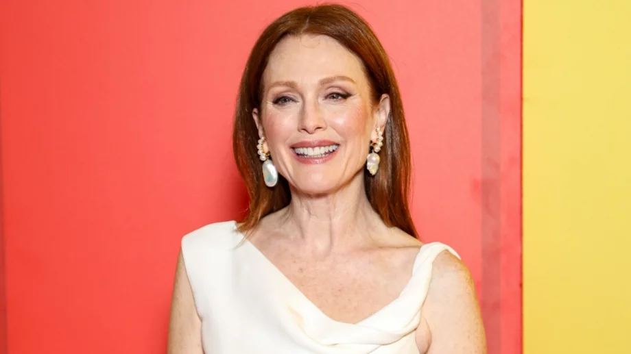 Джулиан Мур: Тръмп забрани детската ми книжка!