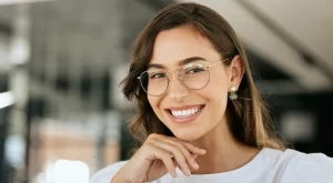 Кислородна вода за избелване на зъби: Безопасно ли е?