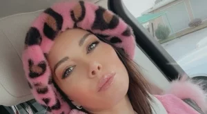 Ето как изглежда Емилия на 42 и БЕЗ грим (СНИМКИ)