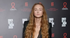  Харис Рийд потопи в мрачни нюанси откриването на Седмицата на модата в Лондон (СНИМКИ)