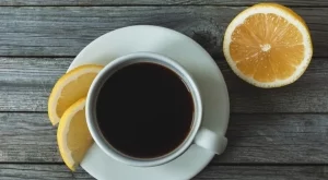 Изненадващите ползи от смесването на кафе с лимон