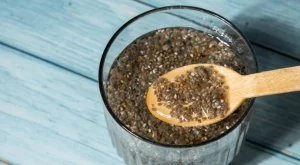 Ето защо да започнете да пиете вода с чиа и оцет