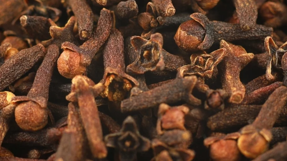 6 причини да дъвчете карамфил след хранене