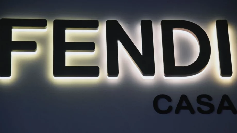 Fendi отбеляза 100-годишнината си с ревю (ВИДЕО)