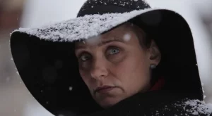 55-годишната Койна Русева се съблече (СНИМКИ)