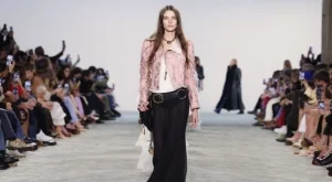 Chloe Есен/Зима 2025 - мимолетност с градски оттенък (ВИДЕО)