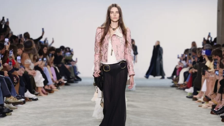Chloe Есен/Зима 2025 - мимолетност с градски оттенък (ВИДЕО)