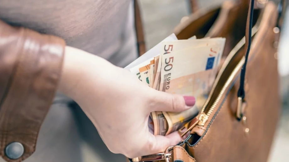 4 зодии, които са благословени с любов и пари